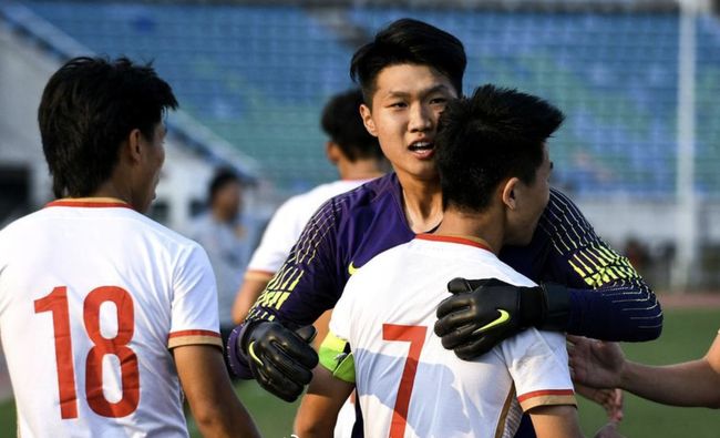 电竞世界杯官方确认：T1将BLG、TES、TL的战队秘钥放进奖杯