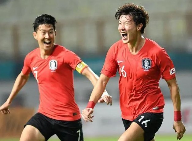 LPL 明天的首发阵容： Assum 对阵 Photic ， Angel 对阵 ZIKA 在 SOLO 比赛中